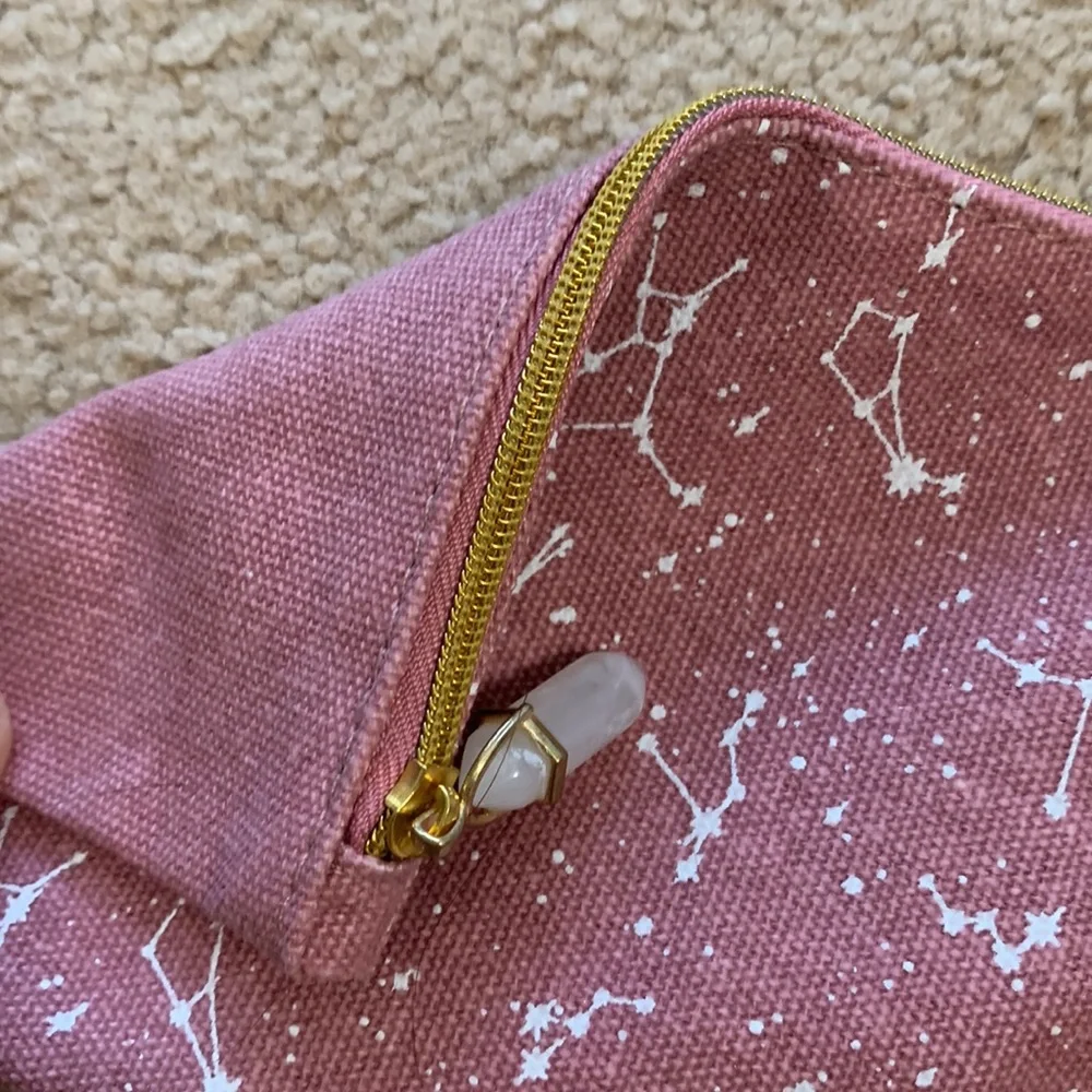 8 IPSY makeup bags.